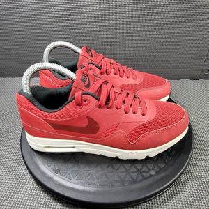 Womens Sz 7.5 Red Nike Air Max 1 Ultra Essentialists